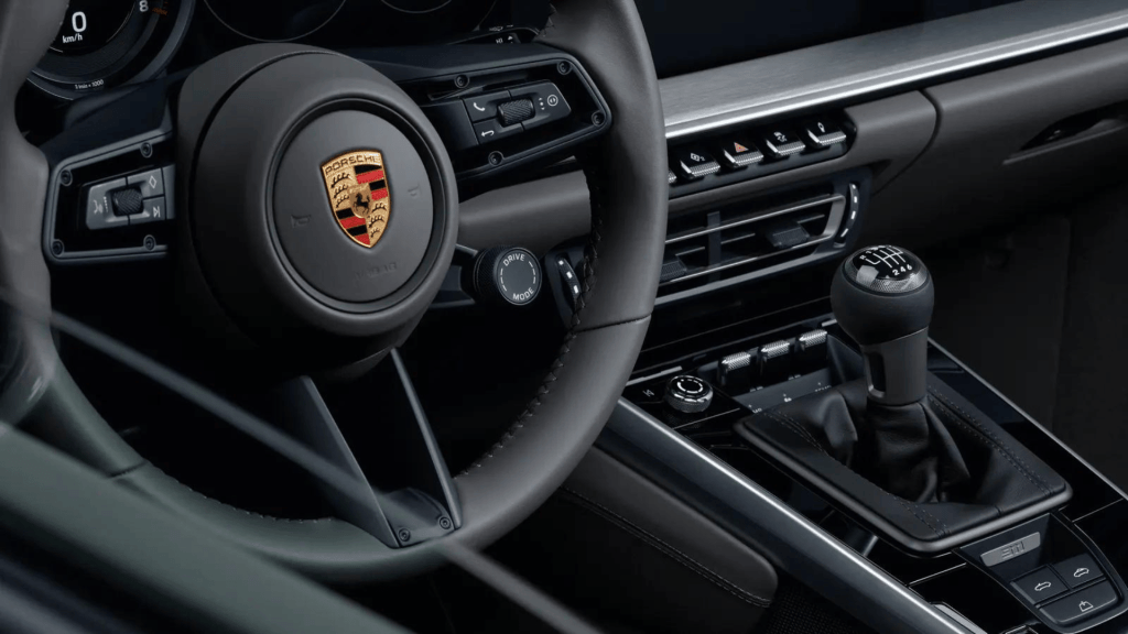 Explore the New 2024 Porsche 911 Carrera